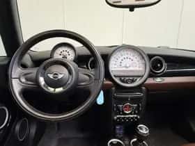 MINI Cabrio (2011) thumbnail 22