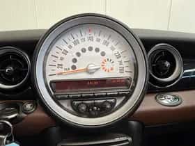 MINI Cabrio (2011) thumbnail 23