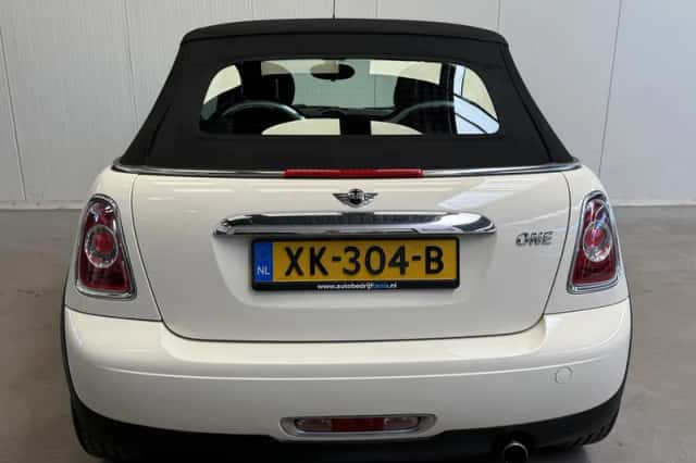 MINI Cabrio (2011) thumbnail 32