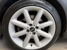MINI Cabrio (2011) thumbnail 6