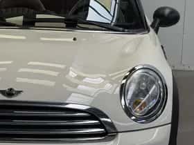 MINI Cabrio (2011) thumbnail 7