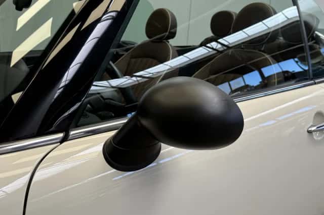 MINI Cabrio (2011) thumbnail 9