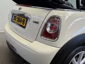 MINI Cabrio (2011) thumbnail 9