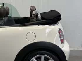 MINI Cabrio (2011) thumbnail 10