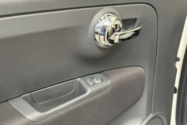 Fiat 500C (2015) thumbnail 25
