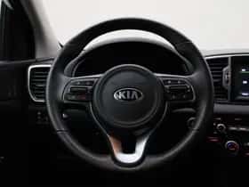 Kia Sportage (2016) thumbnail 2