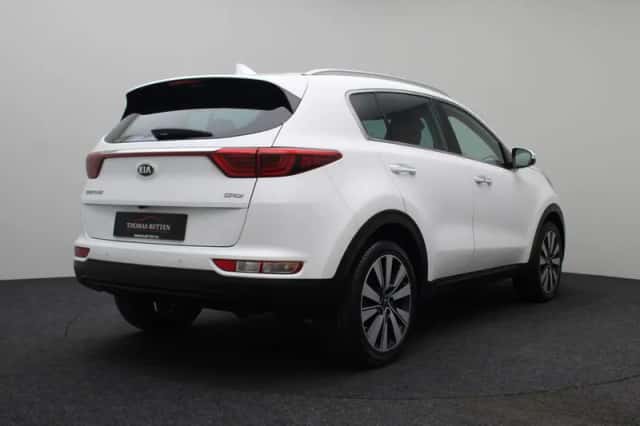 Kia Sportage (2016) thumbnail 3