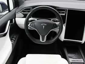 Tesla Model X 90D Base (2017) thumbnail 2