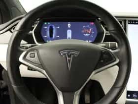 Tesla Model X 90D Base (2017) thumbnail 21