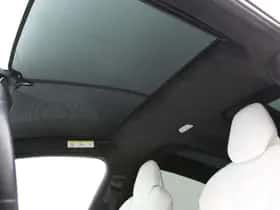Tesla Model X 90D Base (2017) thumbnail 22