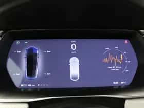 Tesla Model X 90D Base (2017) thumbnail 23