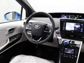 Toyota Mirai 1 (2022) thumbnail 2