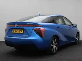 Toyota Mirai 1 (2022) thumbnail 3
