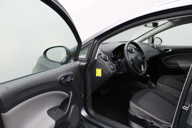 SEAT Ibiza (2016) thumbnail 3