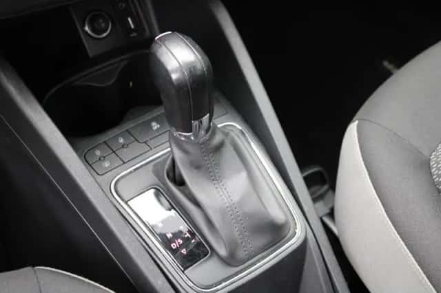 SEAT Ibiza (2016) thumbnail 5