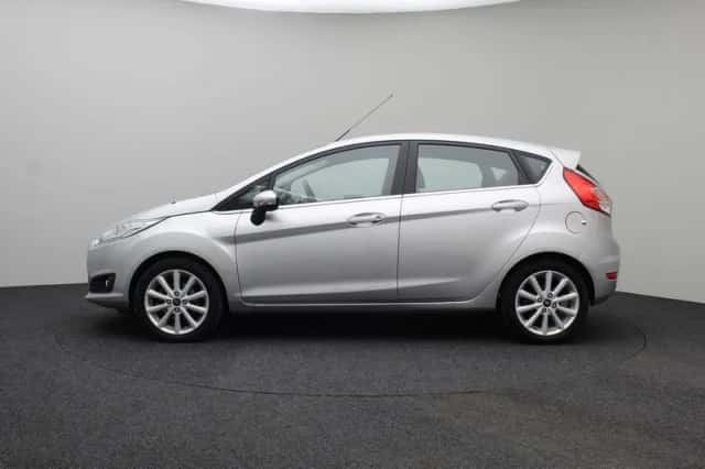 Ford Fiesta (2017) thumbnail 5