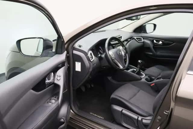 Nissan Qashqai (2017) thumbnail 2