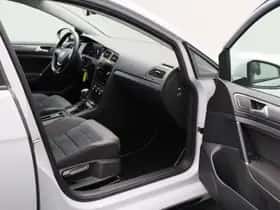 Volkswagen Golf (2018) thumbnail 28