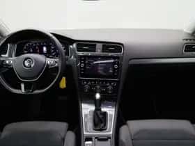 Volkswagen Golf (2018) thumbnail 31