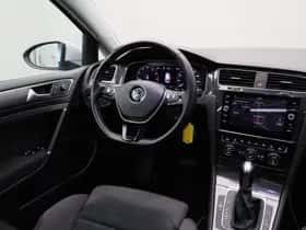 Volkswagen Golf (2018) thumbnail 32