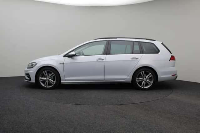 Volkswagen Golf (2018) thumbnail 5