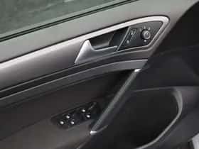 Volkswagen Golf (2018) thumbnail 6
