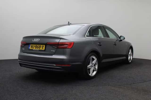 Audi A4 (2017) thumbnail 3