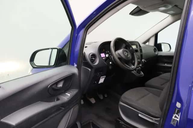 Mercedes-Benz Vito (2015) thumbnail 2
