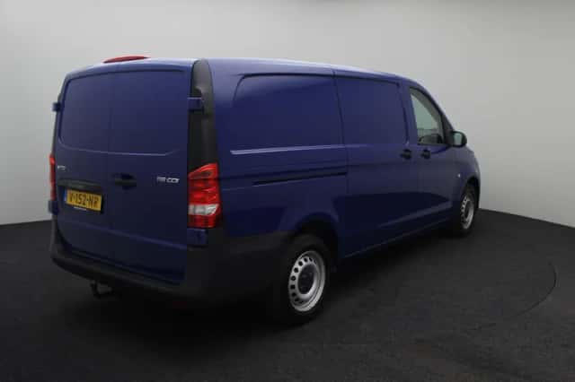 Mercedes-Benz Vito (2015) thumbnail 4