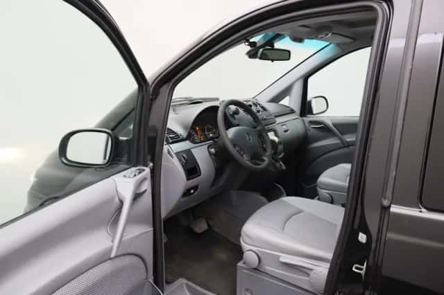 Mercedes-Benz Viano (2008) thumbnail 2