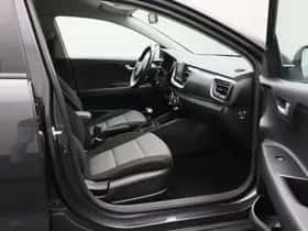 Kia Stonic (2019) thumbnail 19