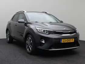 Kia Stonic (2019) thumbnail 21