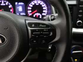 Kia Stonic (2019) thumbnail 25