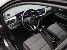 Kia Stonic (2019) thumbnail 5