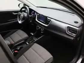 Kia Stonic (2019) thumbnail 8