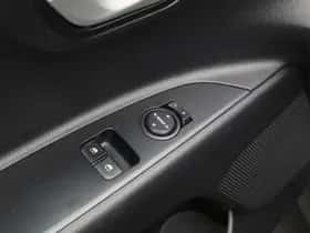Kia Stonic (2019) thumbnail 9