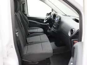 Mercedes-Benz Vito (2023) thumbnail 3