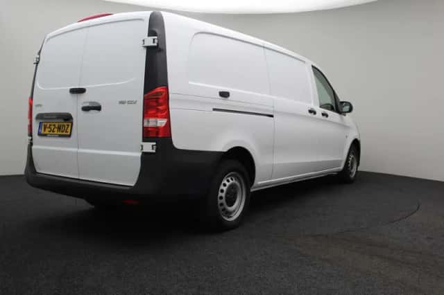 Mercedes-Benz Vito (2023) thumbnail 5