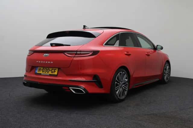 Kia Proceed (2020) thumbnail 3