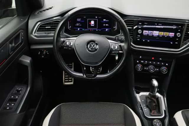 Volkswagen T-Roc (2019) thumbnail 2