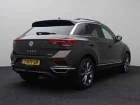 Volkswagen T-Roc (2019) thumbnail 3