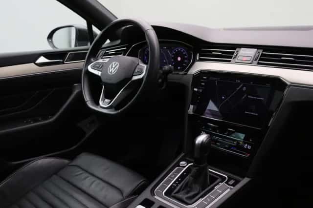 Volkswagen Passat (2020) thumbnail 2