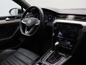 Volkswagen Passat (2020) thumbnail 2