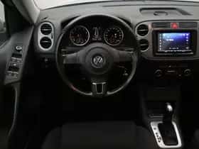 Volkswagen Tiguan (2011) thumbnail 2