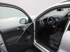 Volkswagen Tiguan (2011) thumbnail 4
