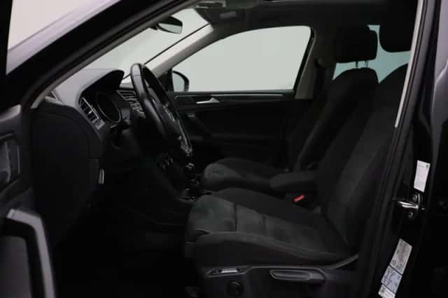 Volkswagen Tiguan (2017) thumbnail 4
