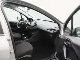 Peugeot 208 (2017) thumbnail 16