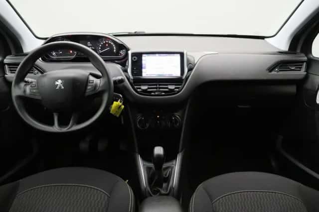 Peugeot 208 (2017) thumbnail 3