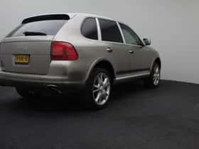 Porsche Cayenne (2003) thumbnail 3