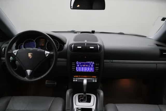 Porsche Cayenne (2003) thumbnail 4
